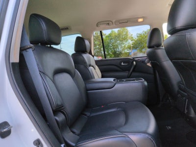 2023 INFINITI QX80 LUXE