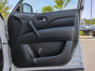 2023 INFINITI QX80 LUXE