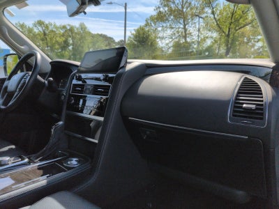 2023 INFINITI QX80 LUXE