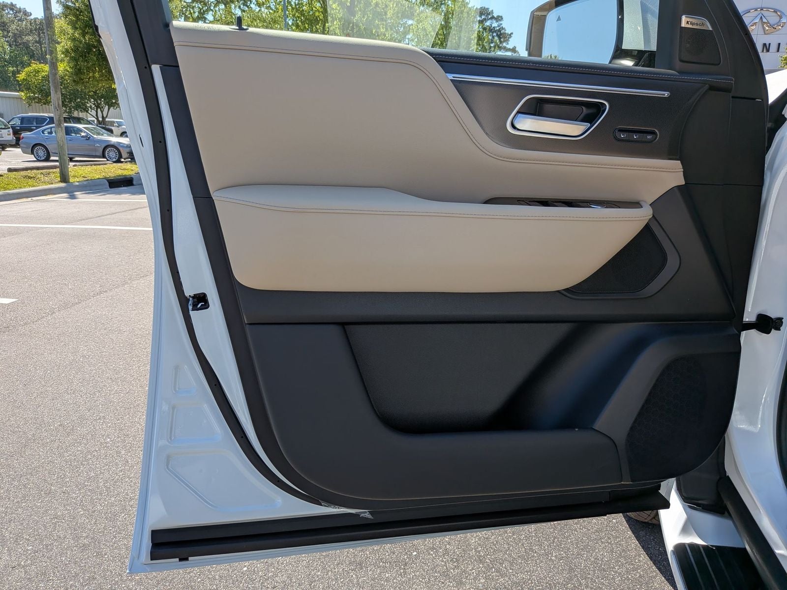 2026 INFINITI QX80 PURE