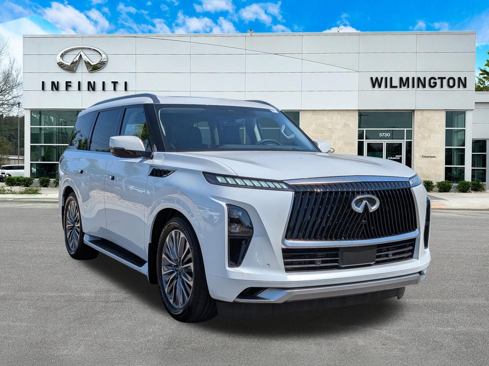 2026 INFINITI QX80 LUXE