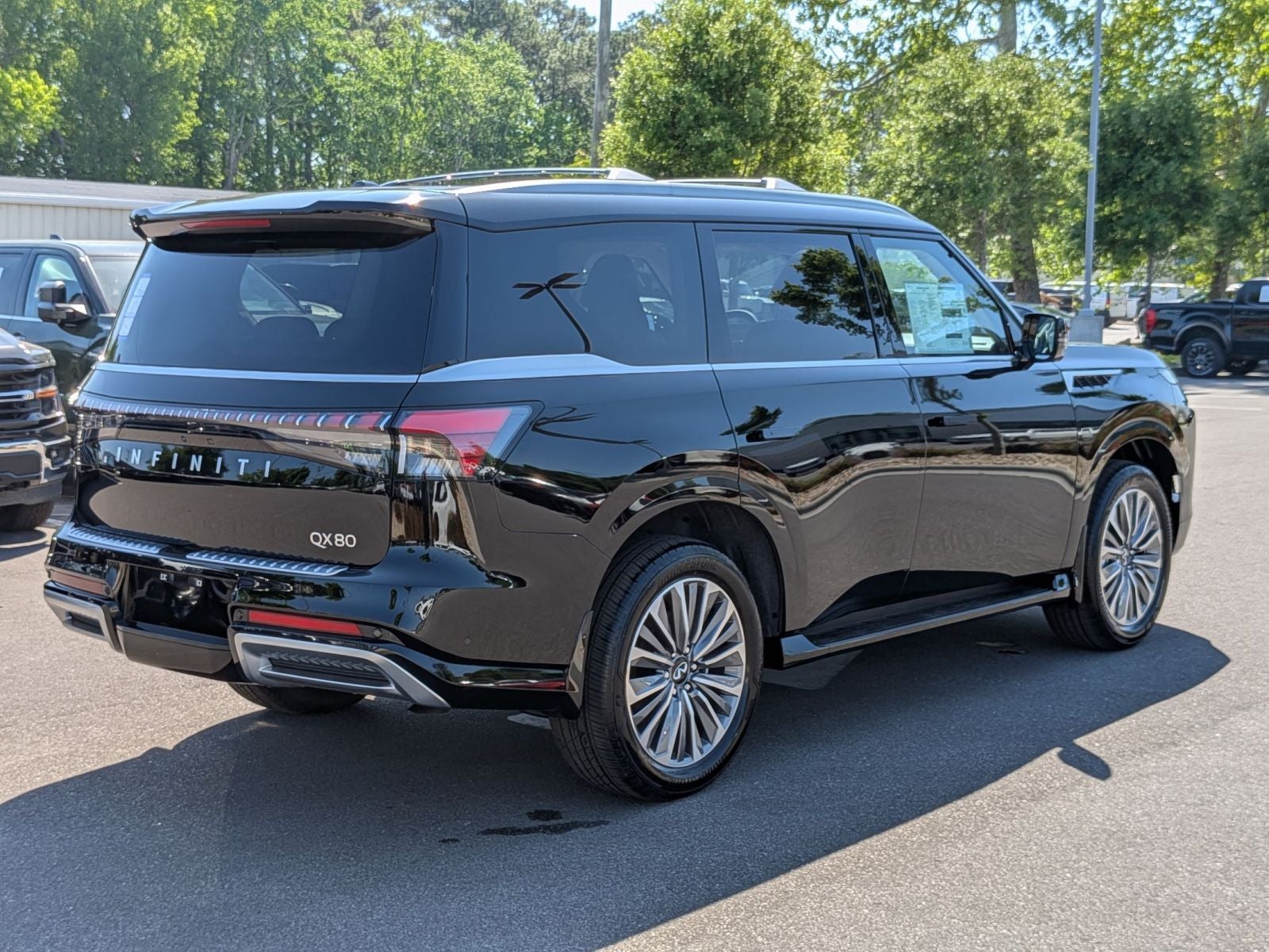 2026 INFINITI QX80 LUXE