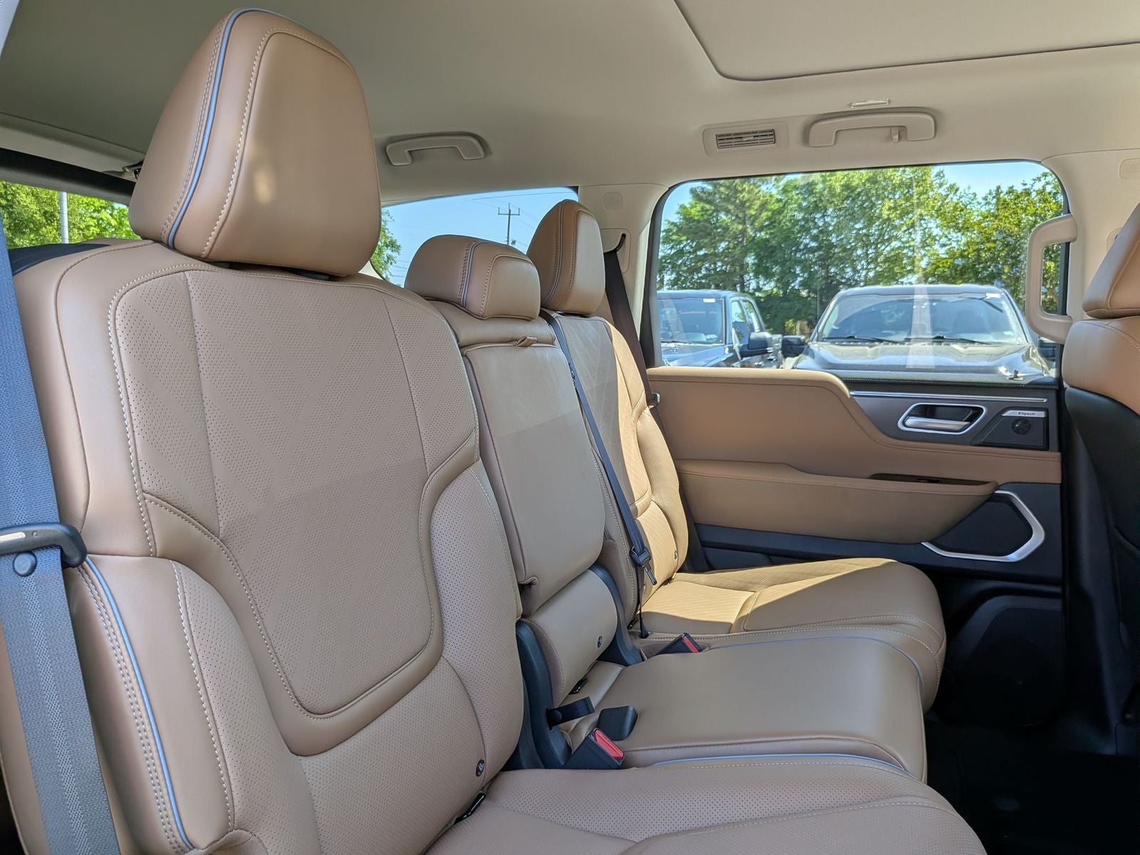 2026 INFINITI QX80 LUXE