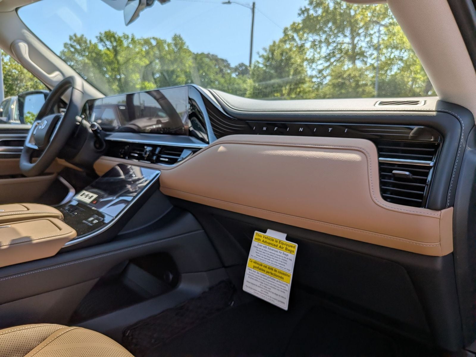 2026 INFINITI QX80 LUXE