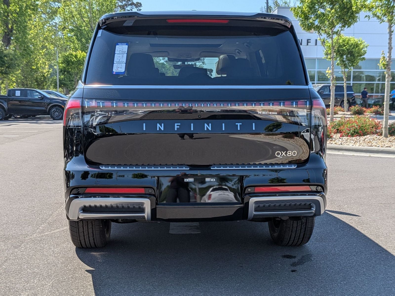 2026 INFINITI QX80 LUXE