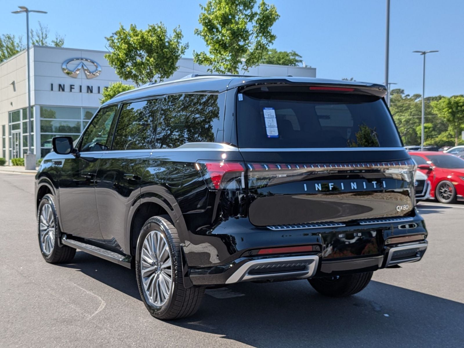 2026 INFINITI QX80 LUXE