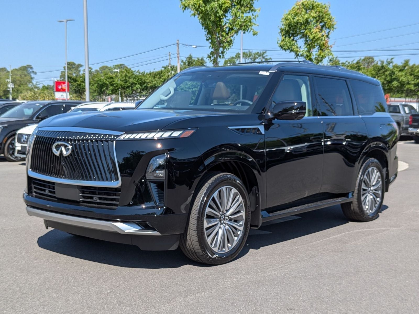 2026 INFINITI QX80 LUXE
