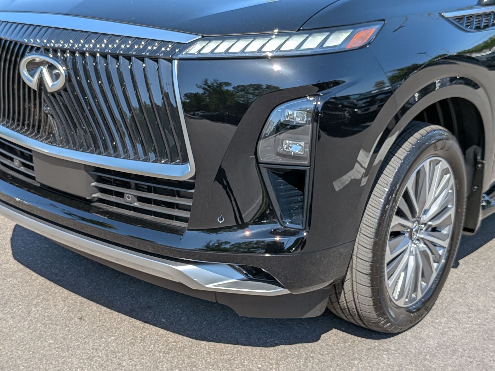 2026 INFINITI QX80 LUXE