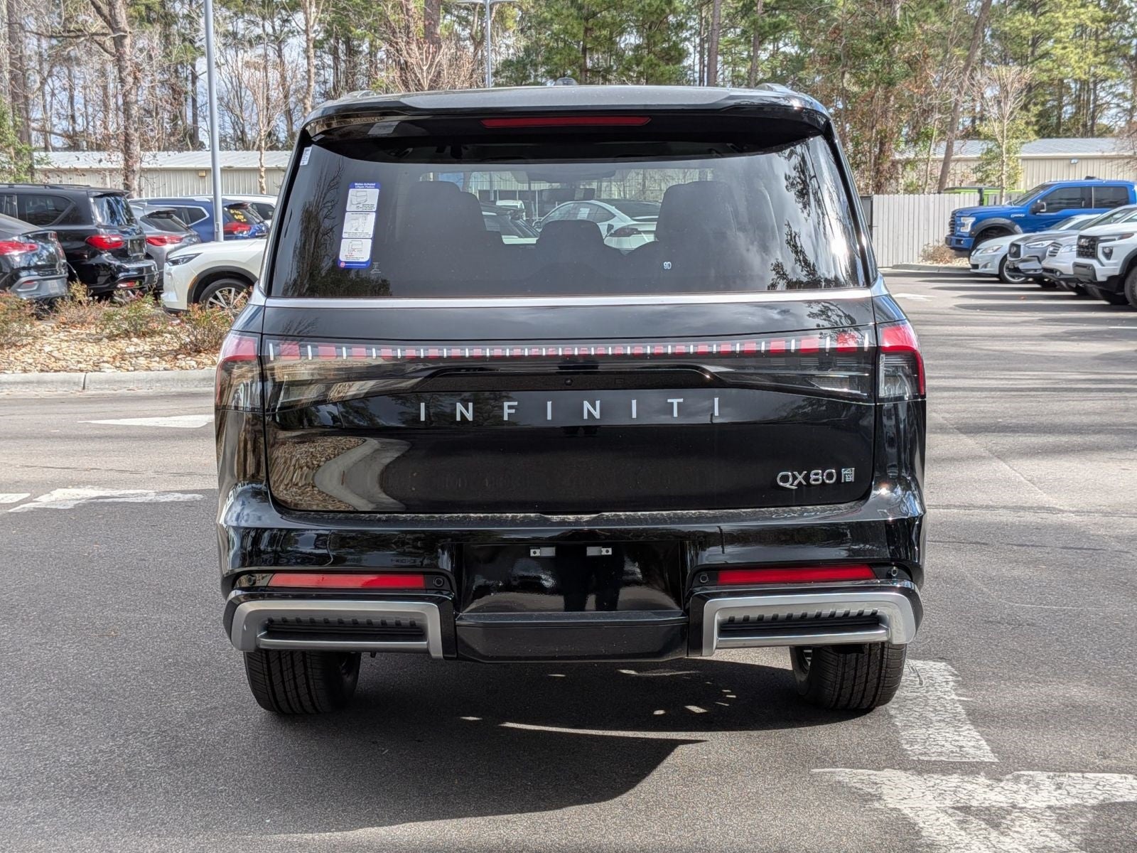 2026 INFINITI QX80 LUXE
