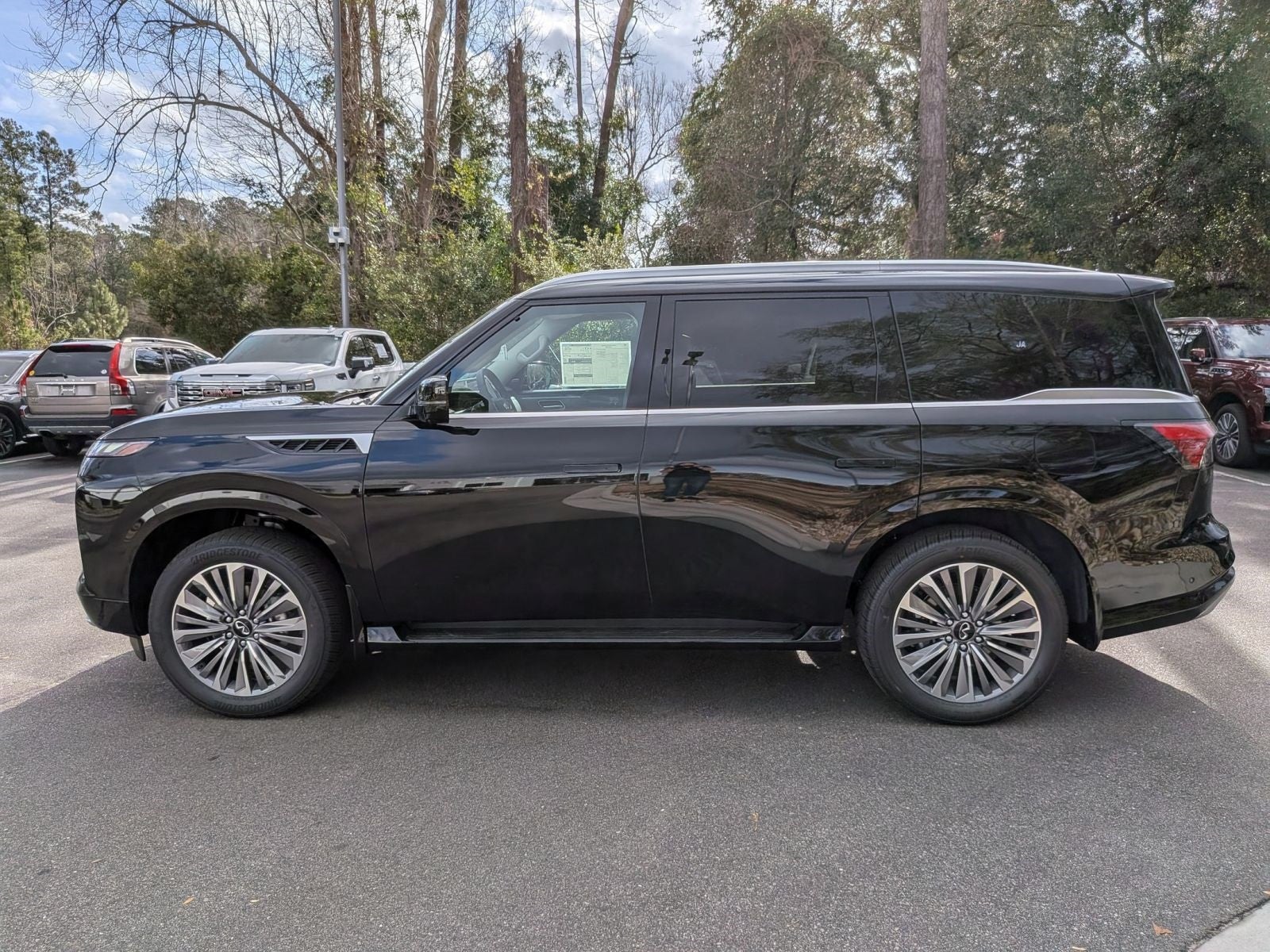 2026 INFINITI QX80 LUXE