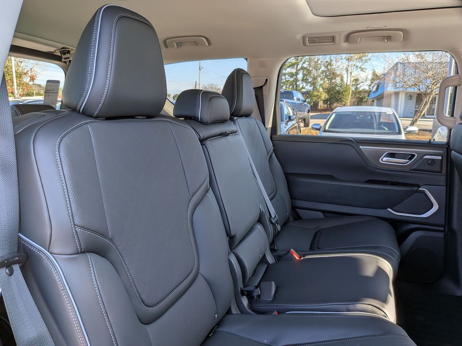 2026 INFINITI QX80 LUXE