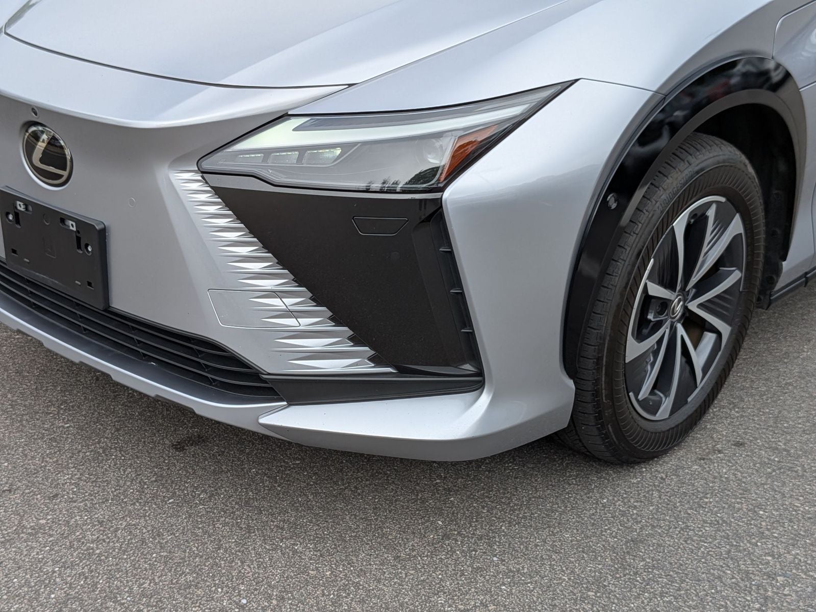 2023 Lexus RZ 450e Premium