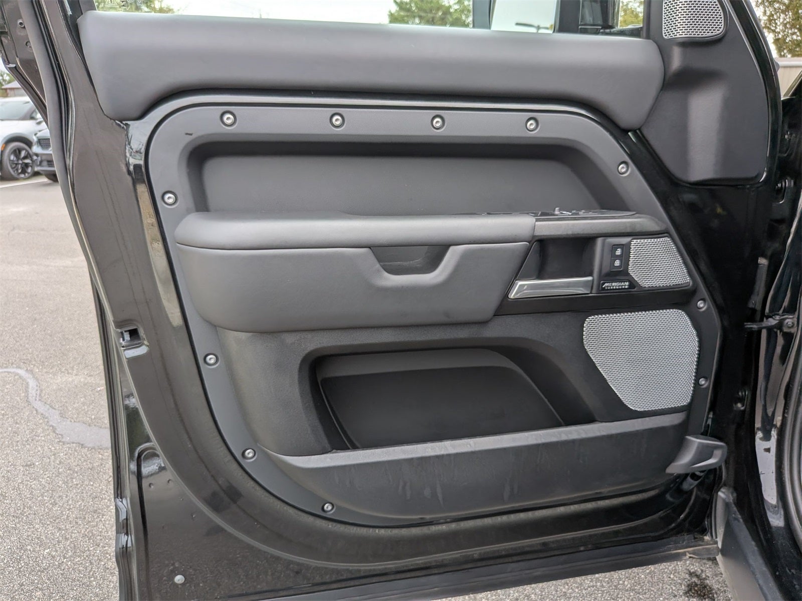 2024 Land Rover Defender 130 V8