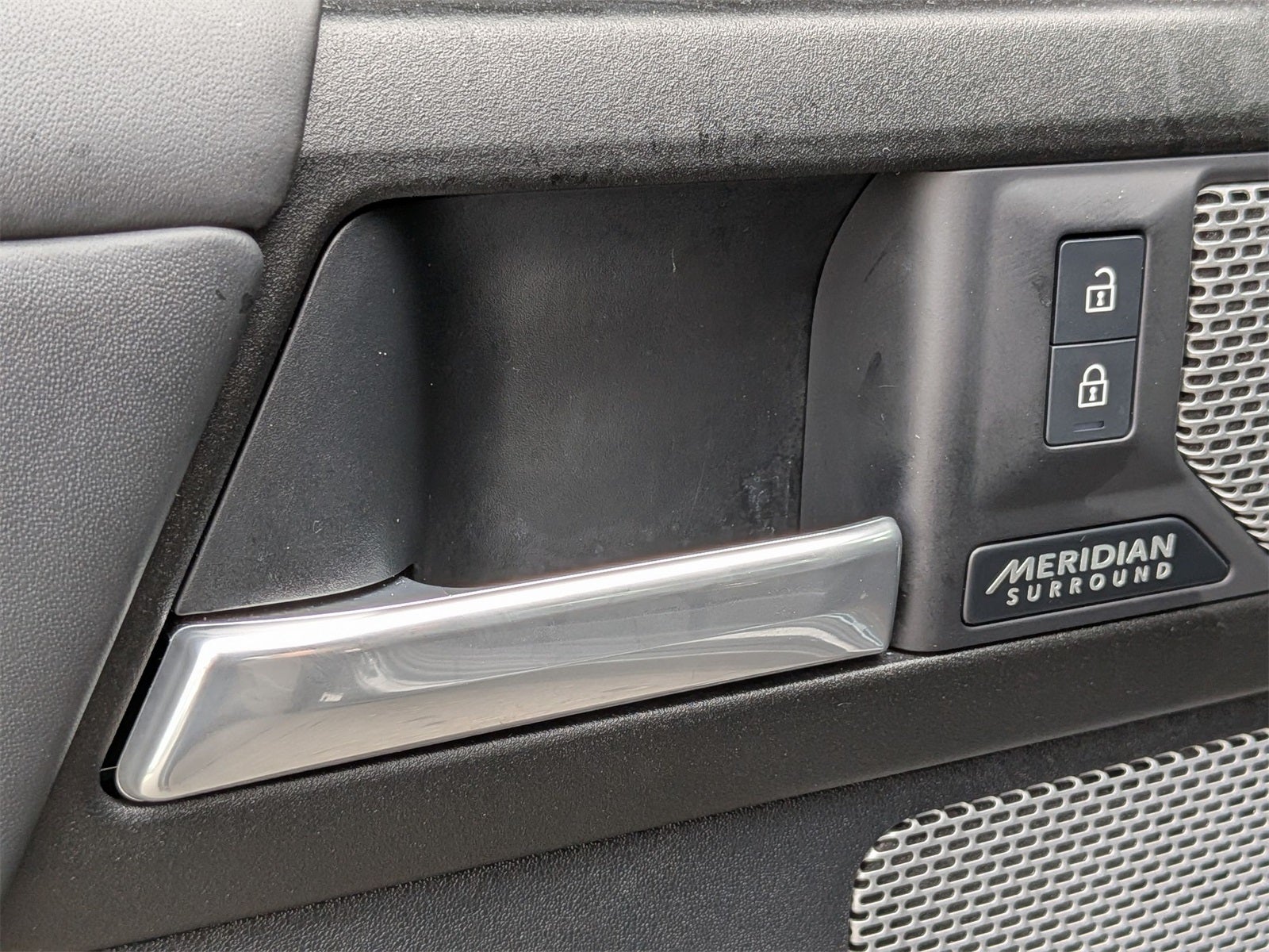 2024 Land Rover Defender 130 V8