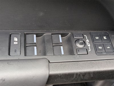 2024 Land Rover Defender 130 V8