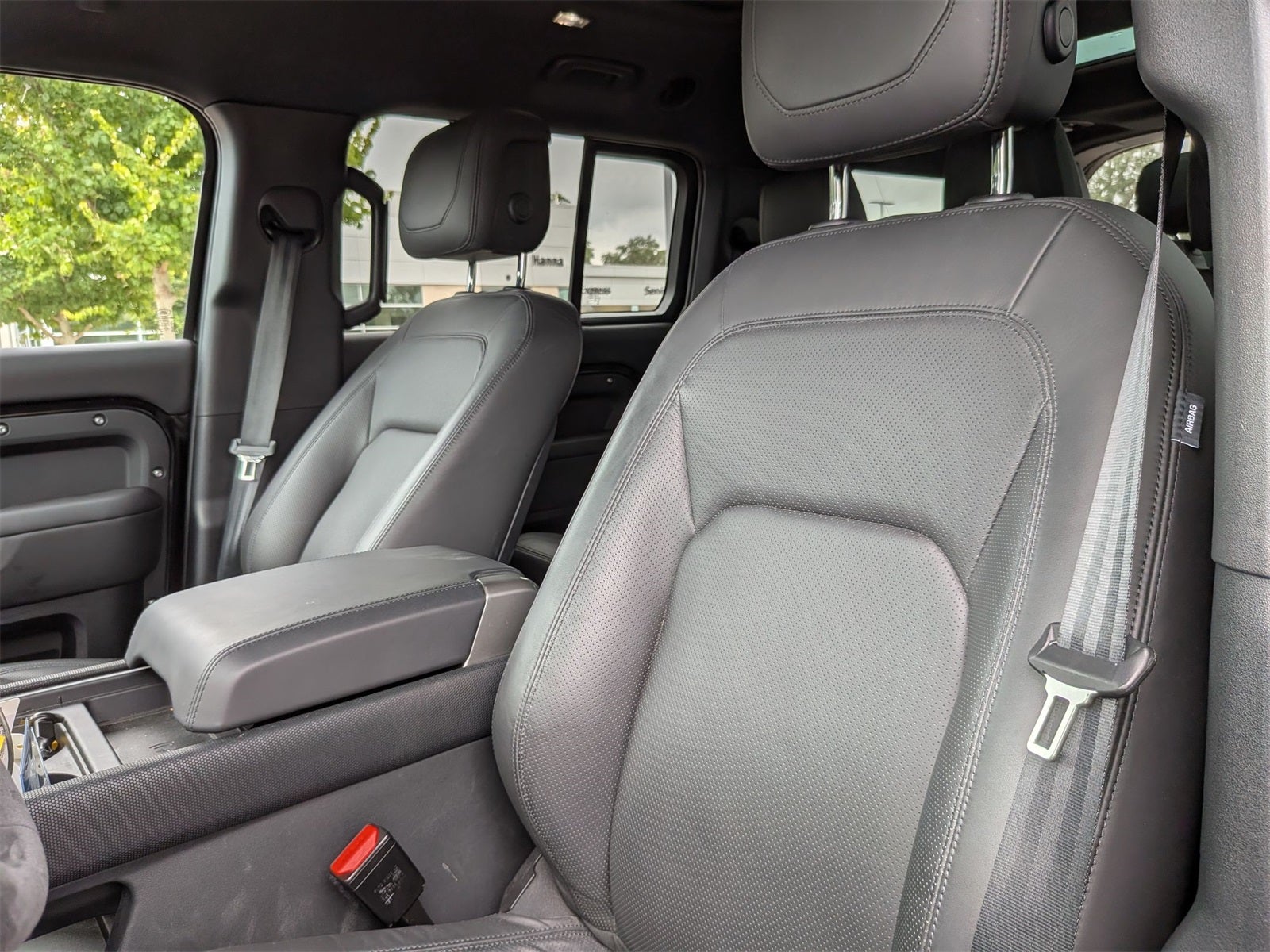 2024 Land Rover Defender 130 V8