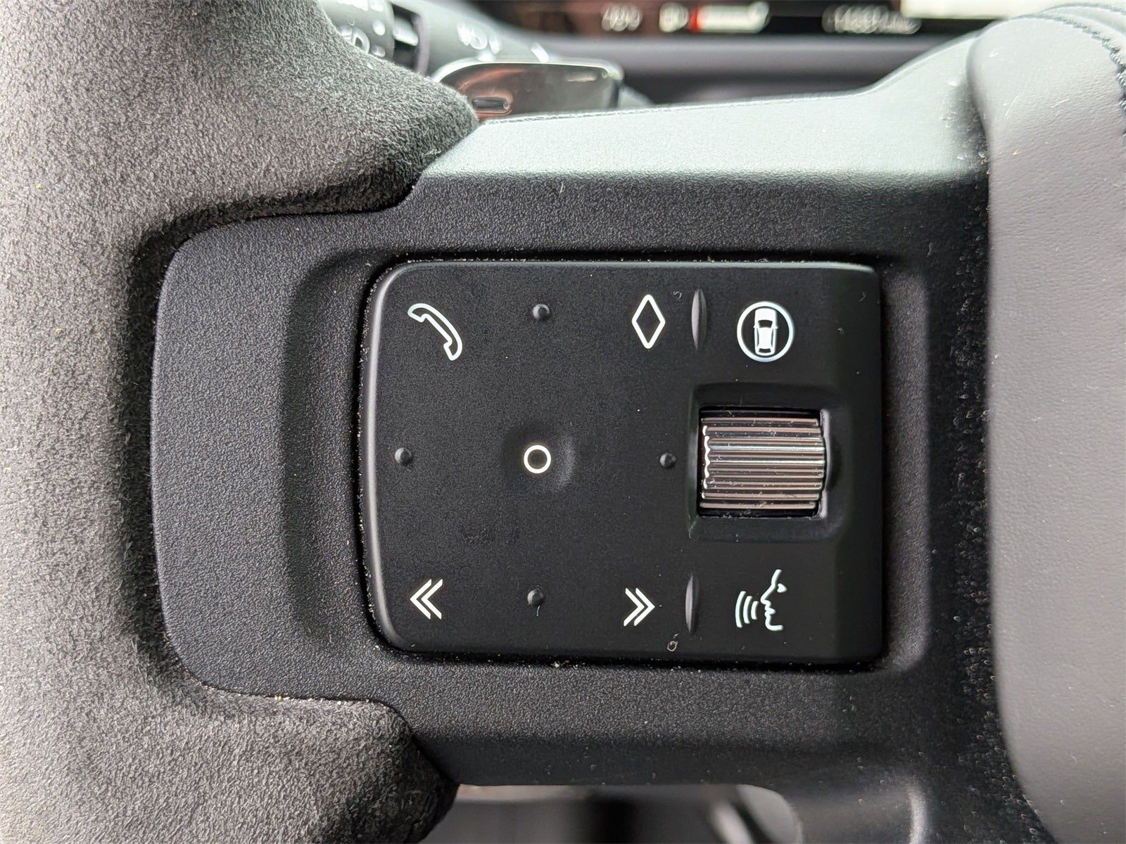 2024 Land Rover Defender 130 V8