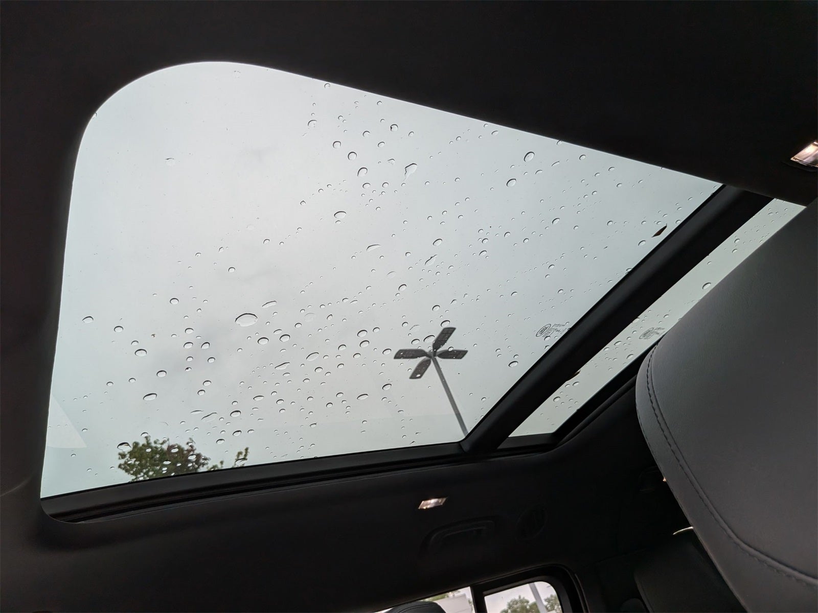 2024 Land Rover Defender 130 V8