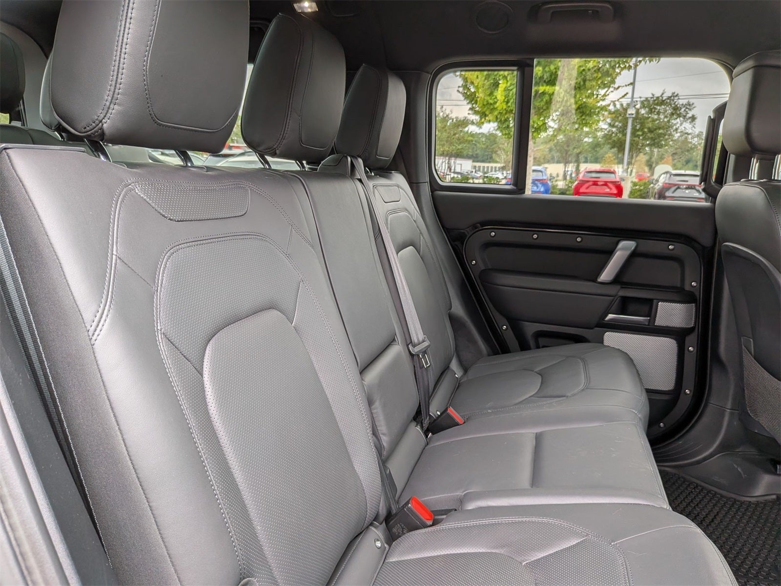 2024 Land Rover Defender 130 V8