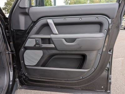 2024 Land Rover Defender 130 V8