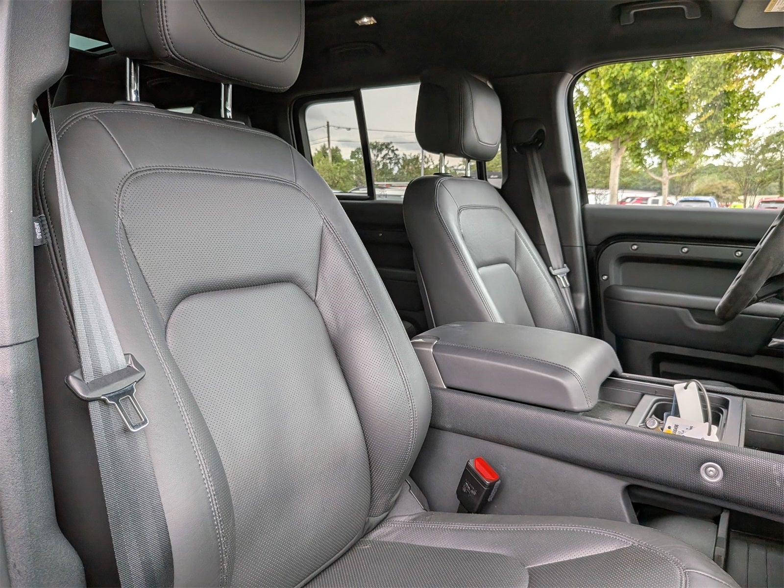 2024 Land Rover Defender 130 V8