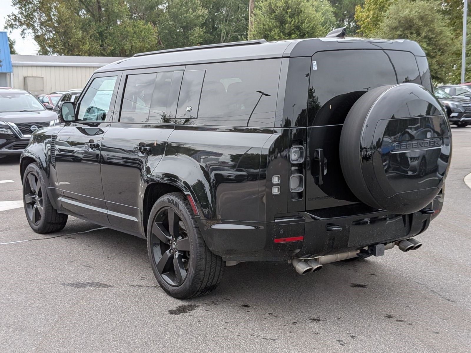 2024 Land Rover Defender 130 V8