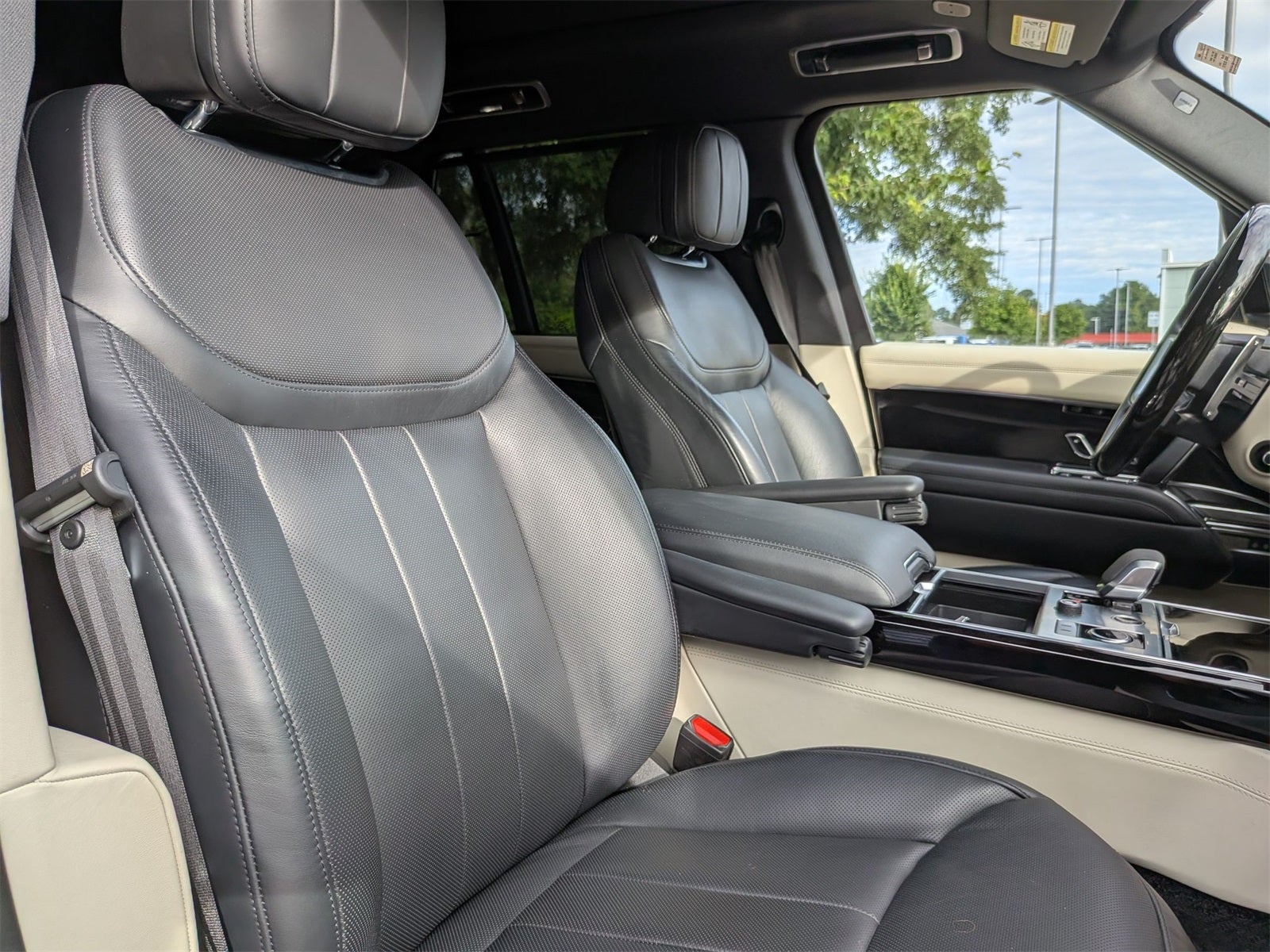 2023 Land Rover Range Rover SE