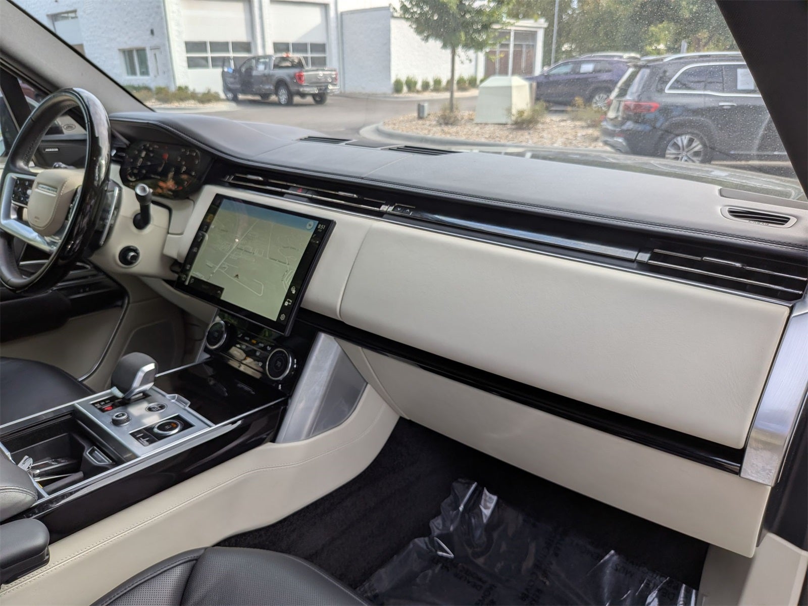 2023 Land Rover Range Rover SE