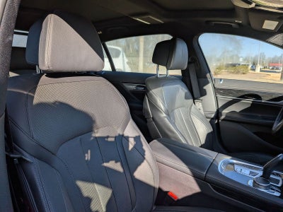 2022 BMW 7 Series 740i xDrive