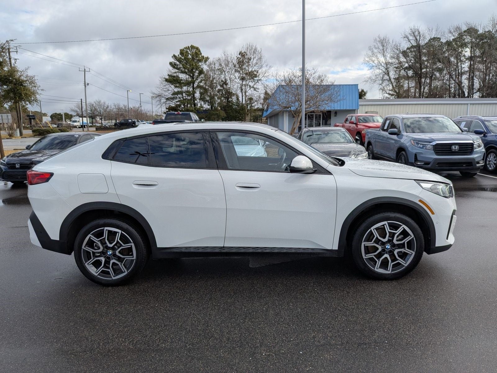 2025 BMW X2 xDrive28i