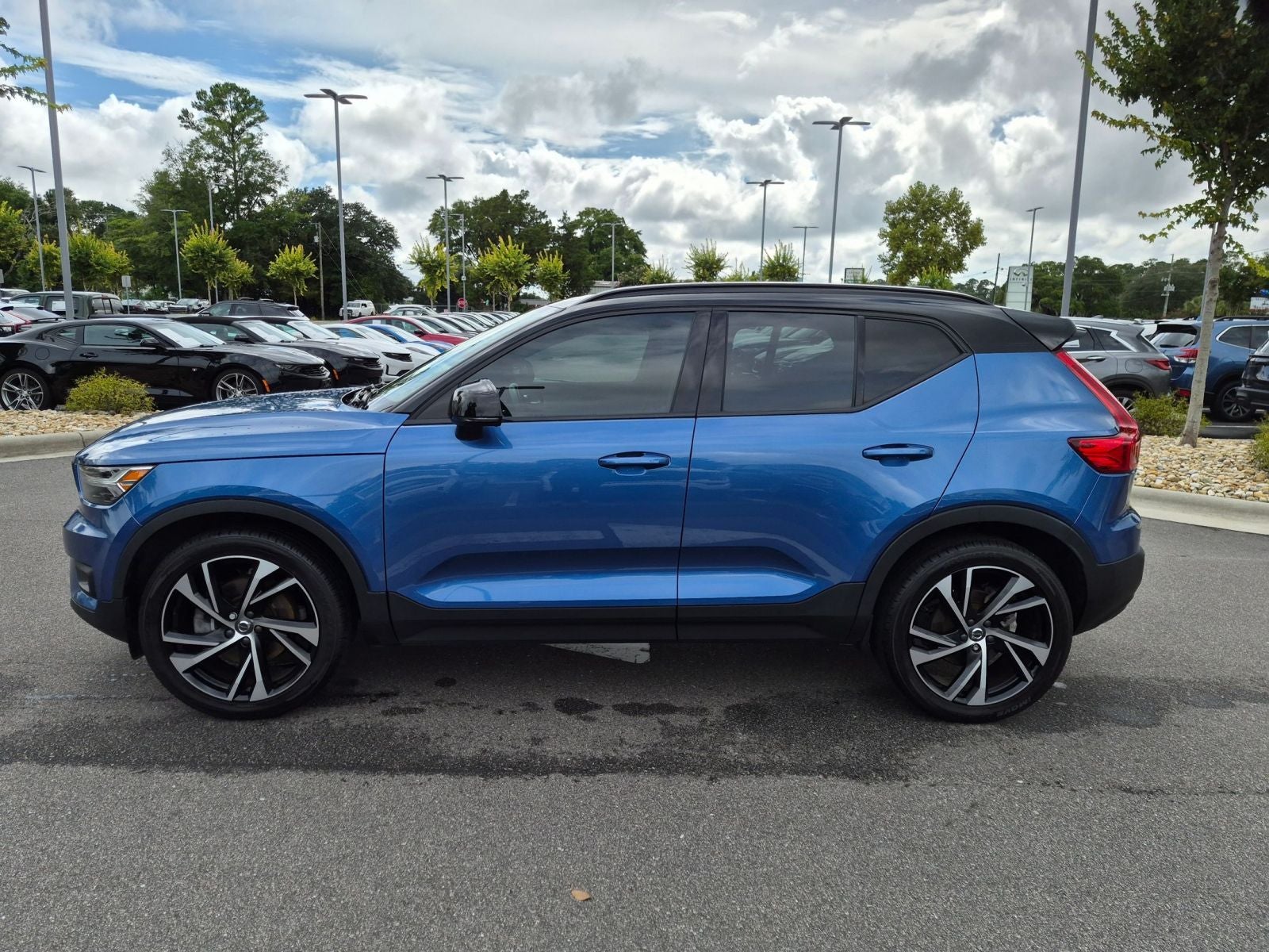 2021 Volvo XC40 R-Design