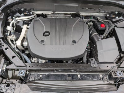 2023 Volvo XC60 B5 Ultimate Dark Theme