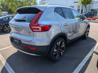 2025 Volvo XC40 B5 Plus Bright Theme