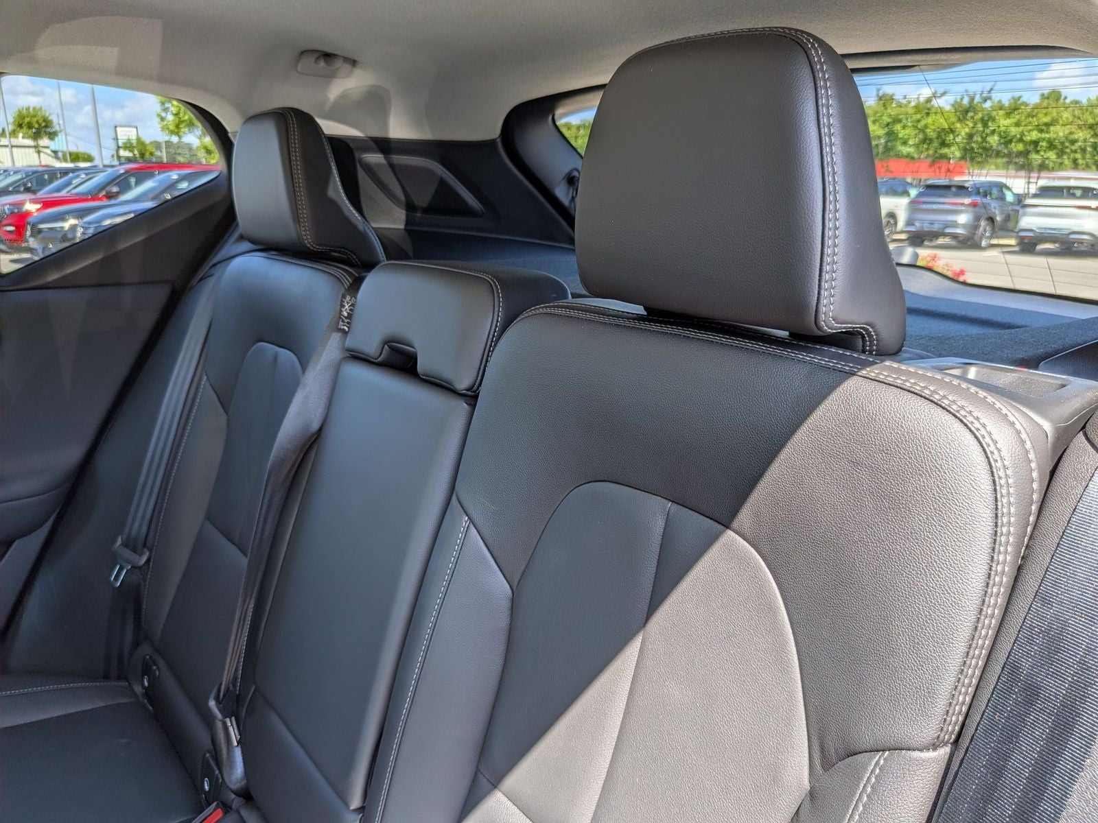 2025 Volvo XC40 B5 Plus Bright Theme