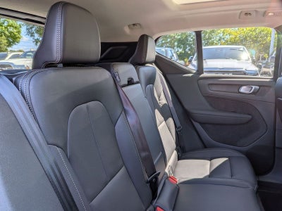 2025 Volvo XC40 B5 Plus Bright Theme