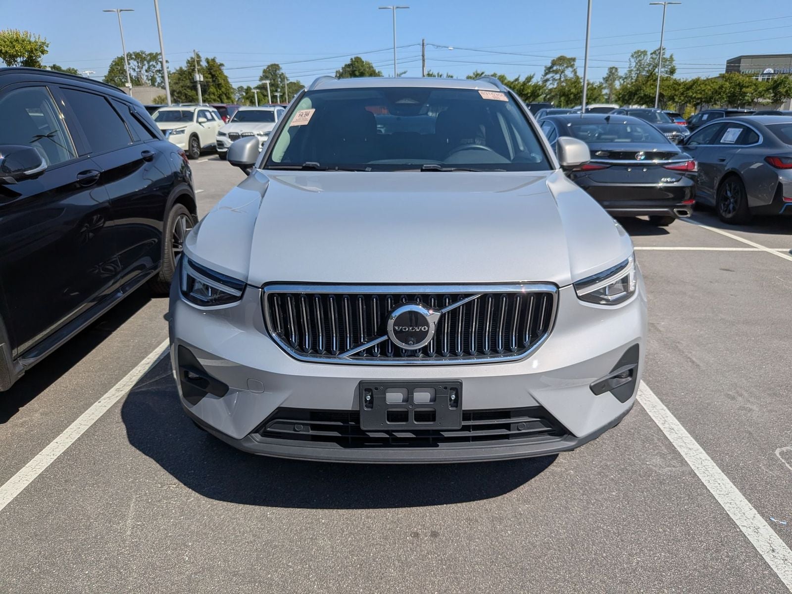 2025 Volvo XC40 B5 Plus Bright Theme