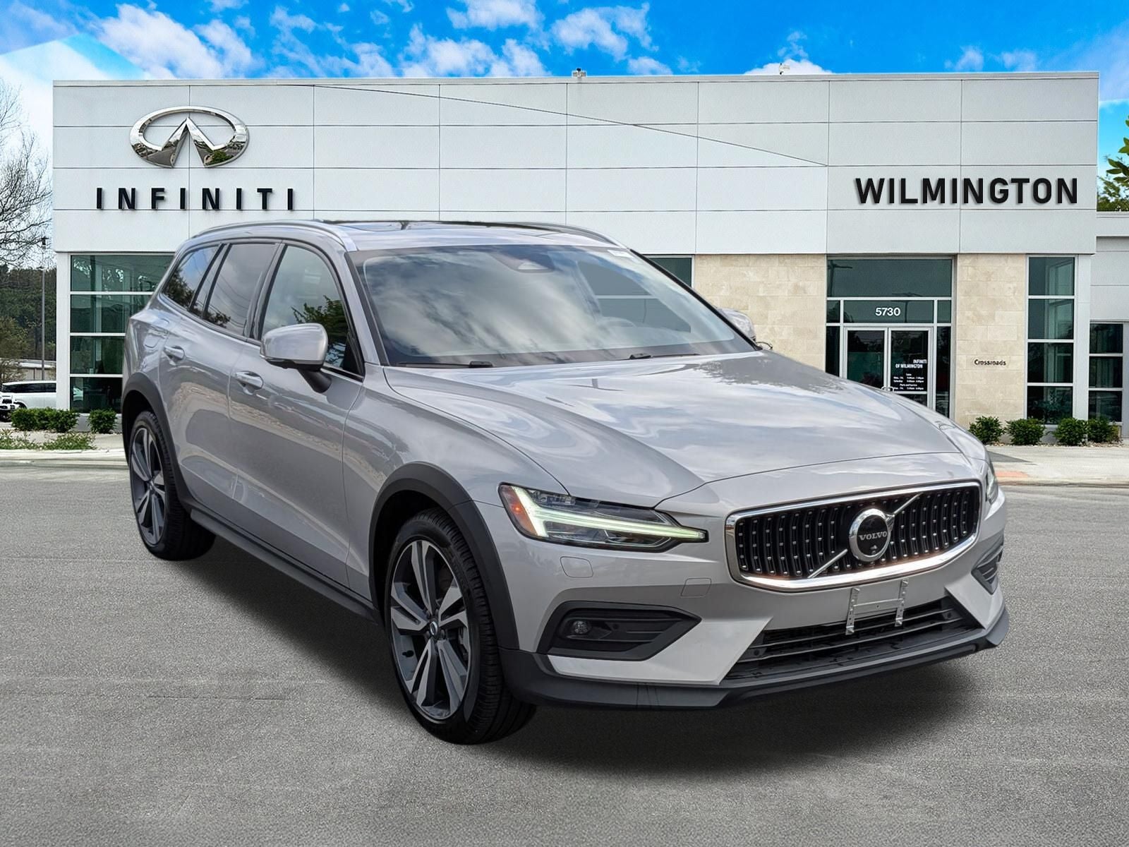 2025 Volvo V60 Cross Country B5 Plus