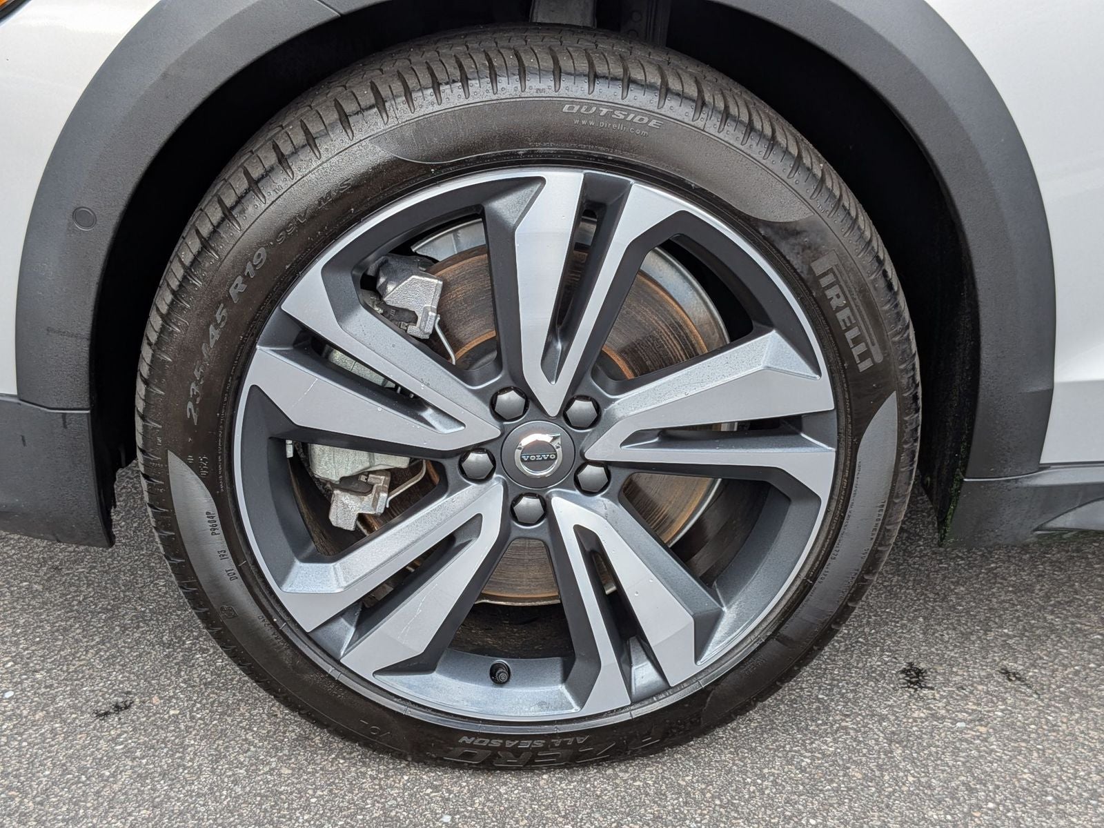 2025 Volvo V60 Cross Country B5 Plus
