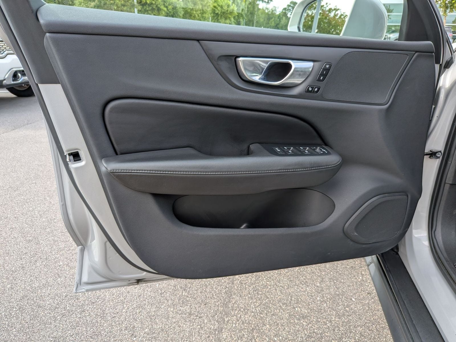 2025 Volvo V60 Cross Country B5 Plus