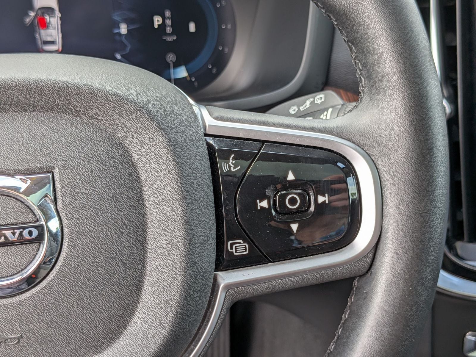2025 Volvo V60 Cross Country B5 Plus