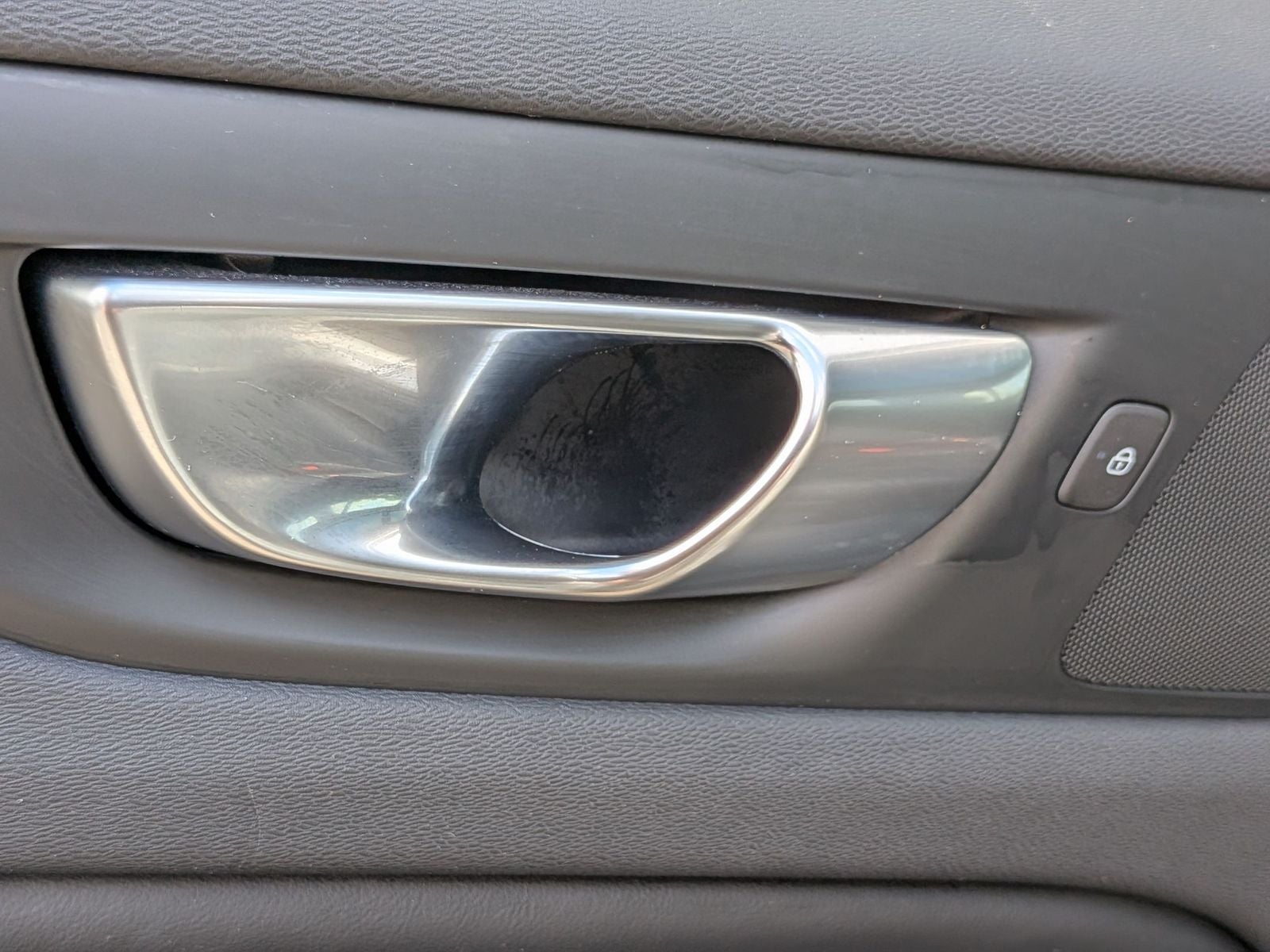 2025 Volvo V60 Cross Country B5 Plus