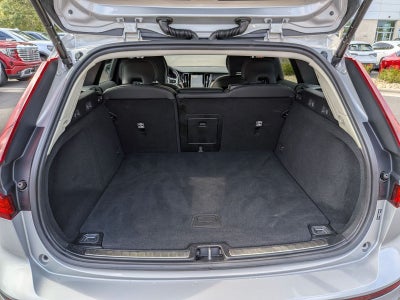 2025 Volvo V60 Cross Country B5 Plus