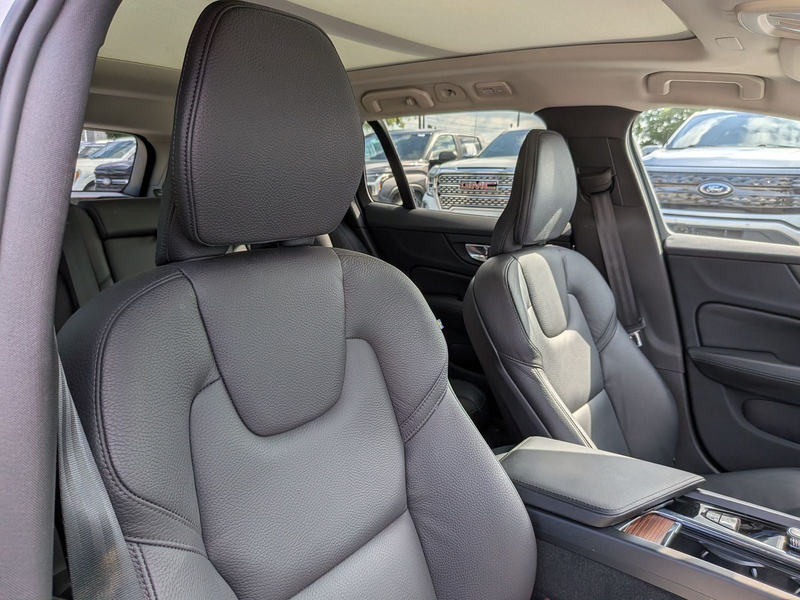2025 Volvo V60 Cross Country B5 Plus