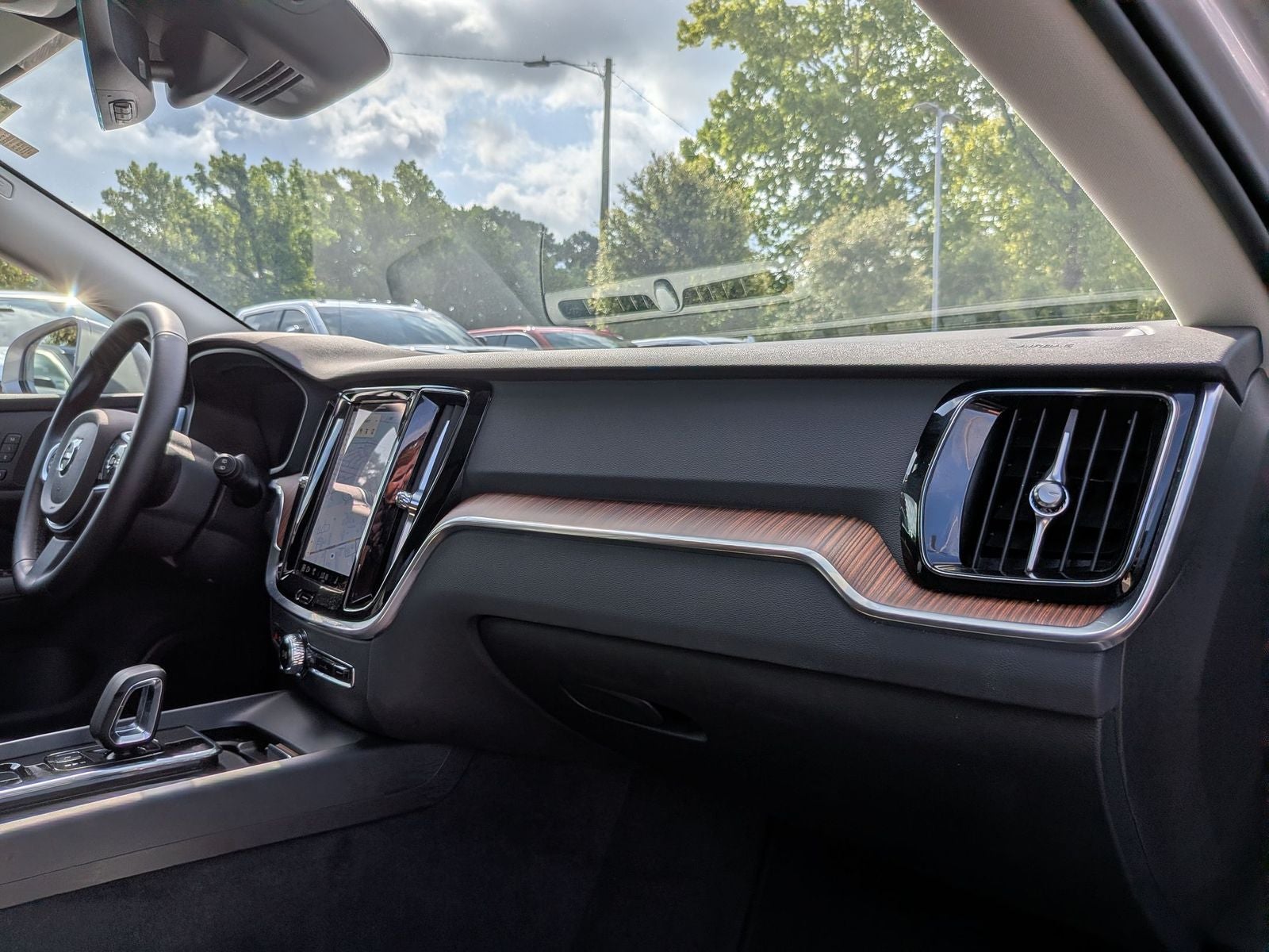 2025 Volvo V60 Cross Country B5 Plus