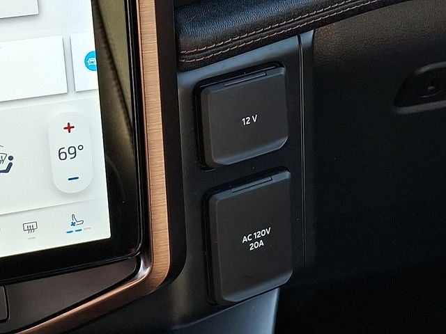 2022 Ford F-150 Lightning Lariat