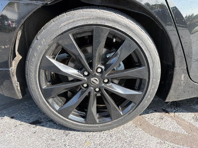 2023 Nissan Maxima SR