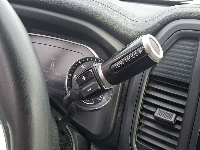 2022 Nissan Titan SV