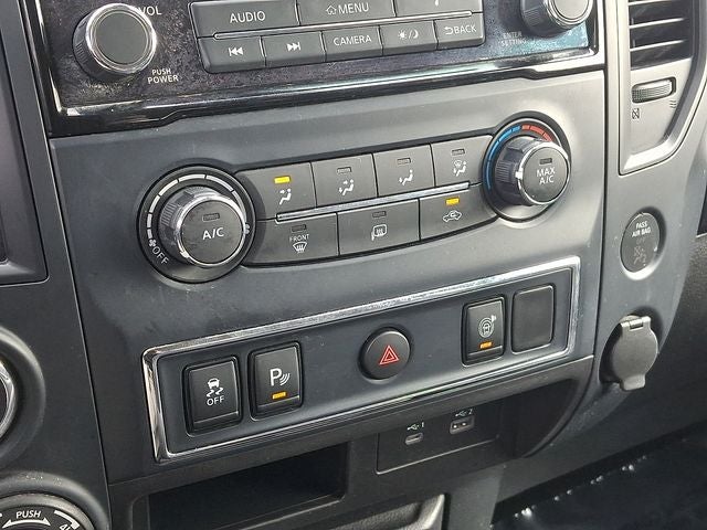 2022 Nissan Titan SV