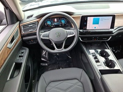 2025 Volkswagen Atlas 2.0T SE w/Technology