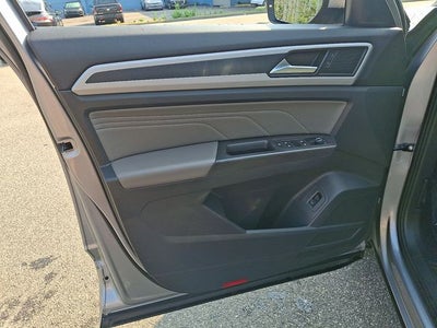 2022 Volkswagen Atlas Cross Sport 2.0T SEL R-Line